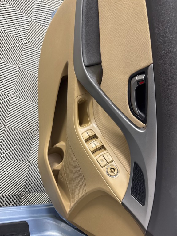 2013 Hyundai Elantra Image 10