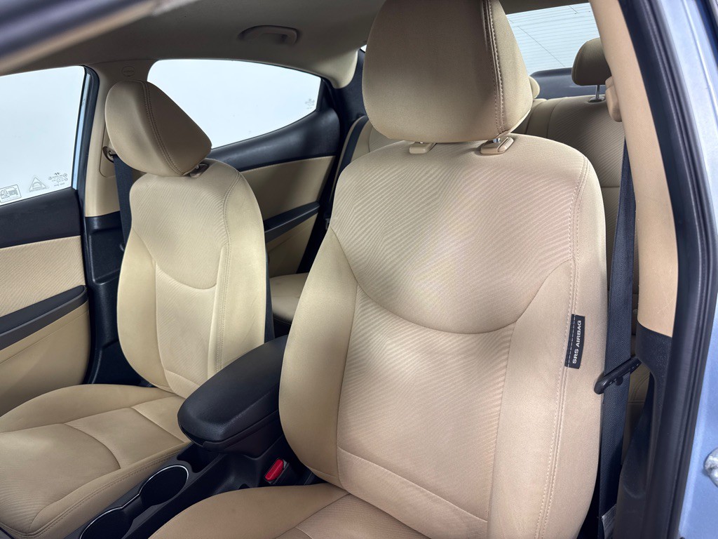 2013 Hyundai Elantra Image 12
