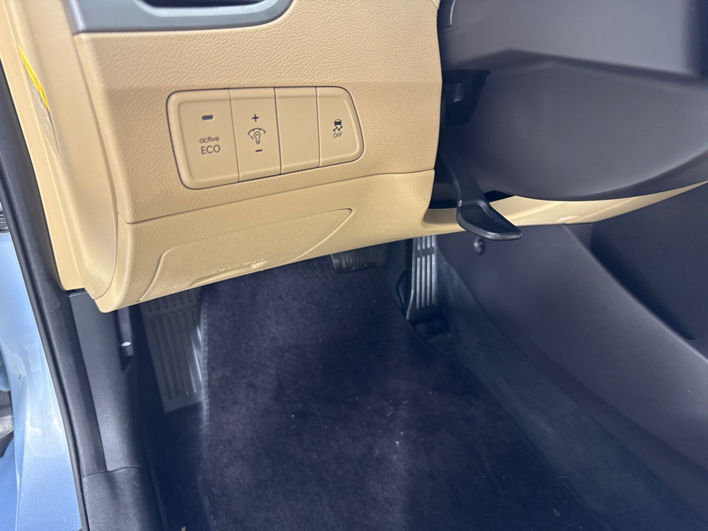 2013 Hyundai Elantra Image 13