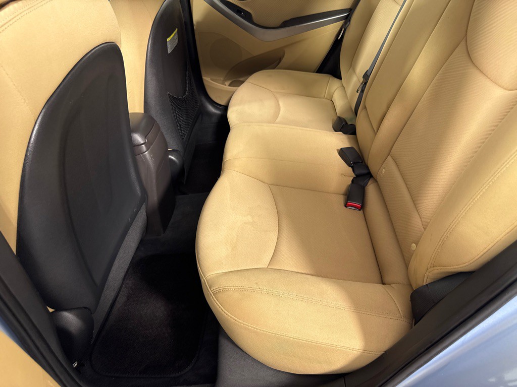 2013 Hyundai Elantra Image 18