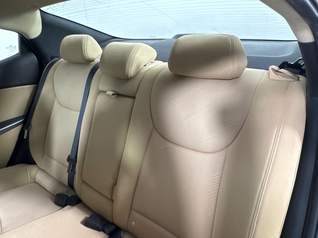 2013 Hyundai Elantra Image 19