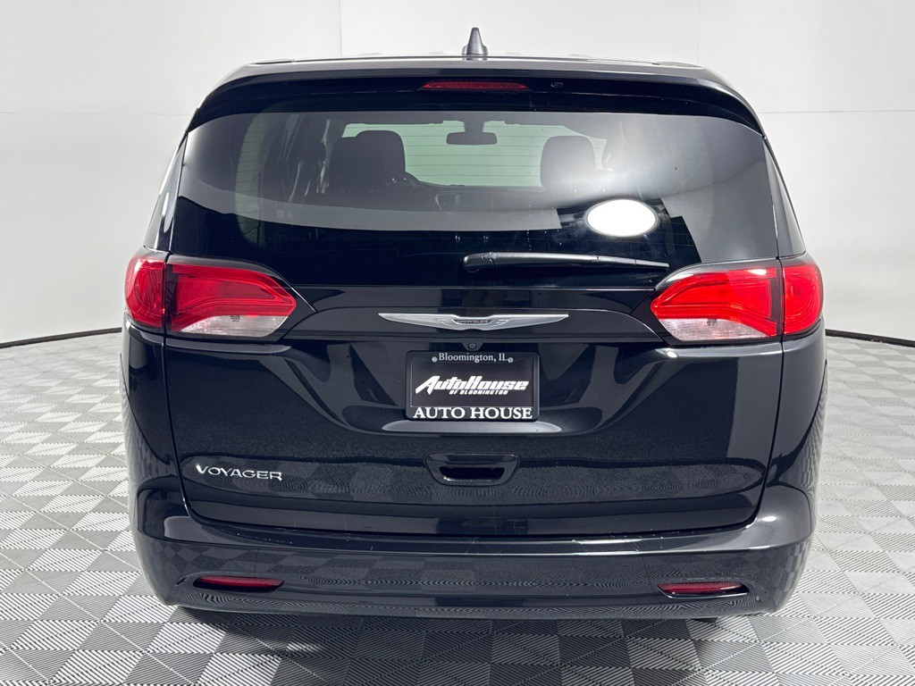 2022 Chrysler Voyager Image 6