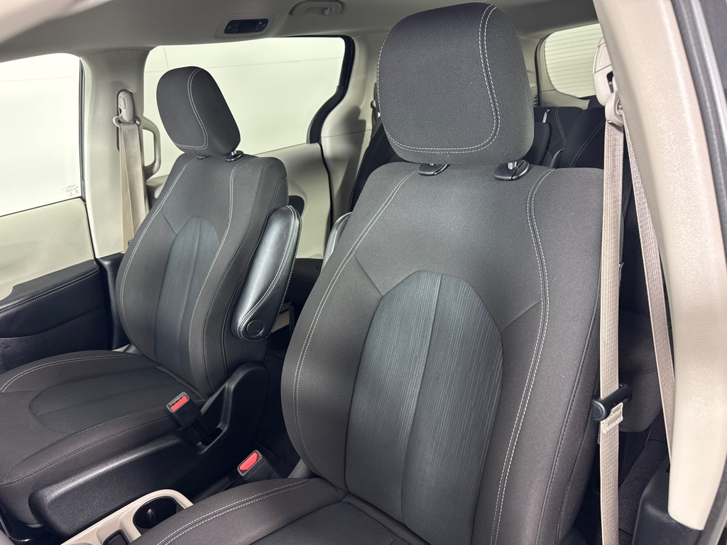 2022 Chrysler Voyager Image 14