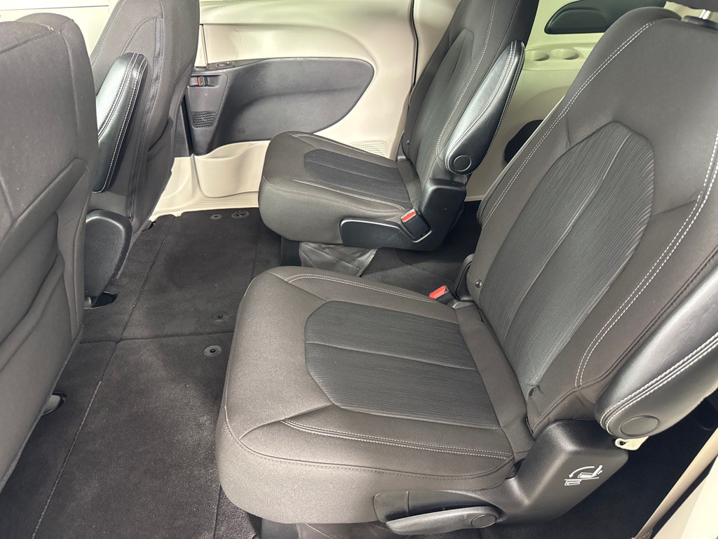 2022 Chrysler Voyager Image 21