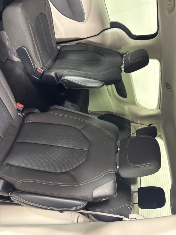 2022 Chrysler Voyager Image 22