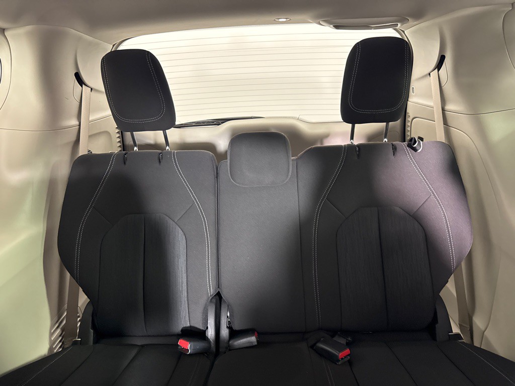 2022 Chrysler Voyager Image 23