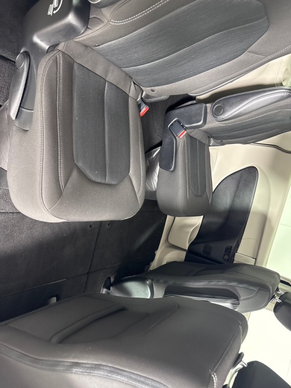 2022 Chrysler Voyager Image 25