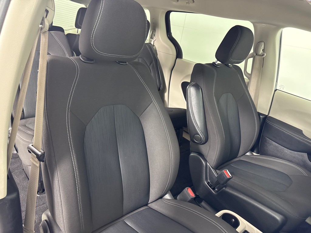 2022 Chrysler Voyager Image 28