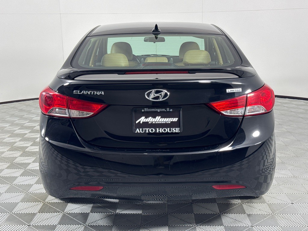 2013 Hyundai Elantra Image 6
