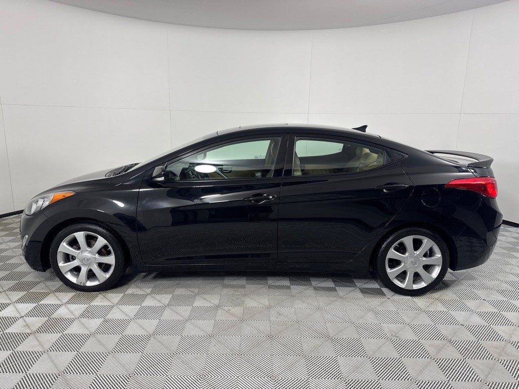 2013 Hyundai Elantra Image 9