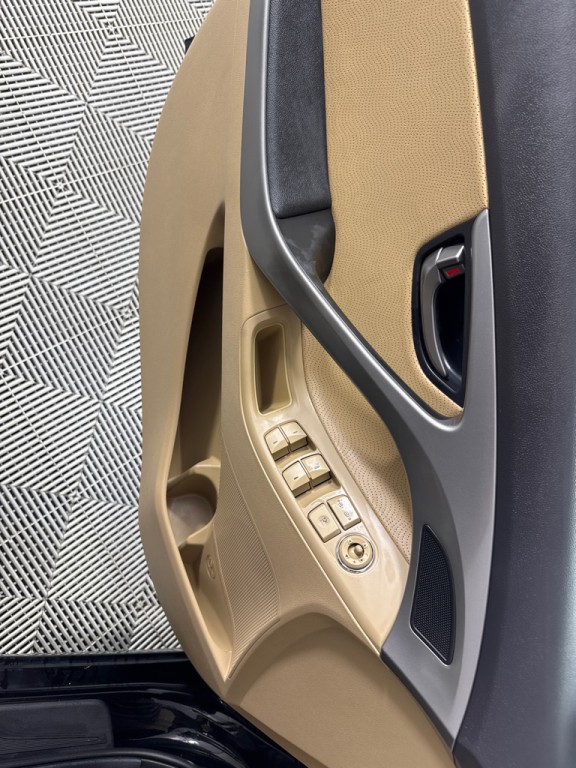 2013 Hyundai Elantra Image 13