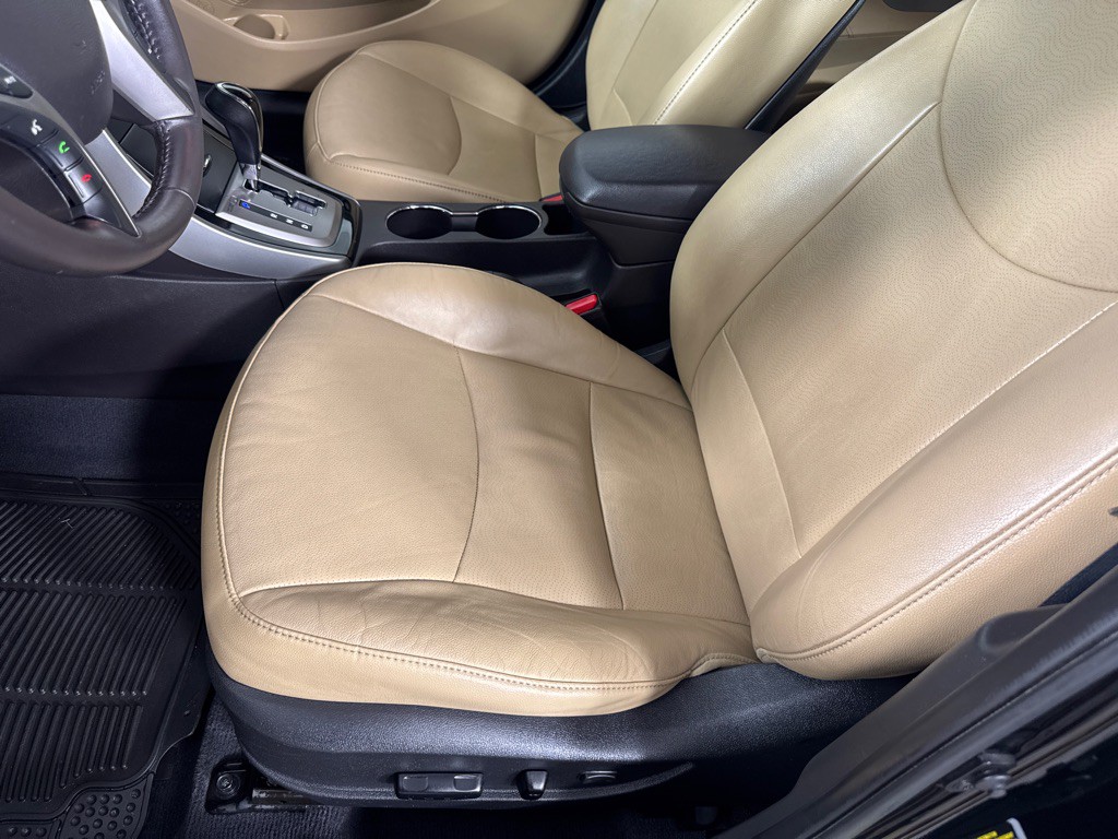 2013 Hyundai Elantra Image 14
