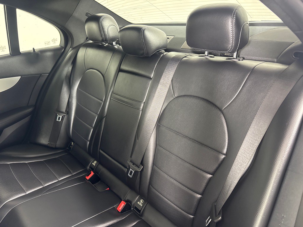 2018 Mercedes-Benz C-Class Image 24