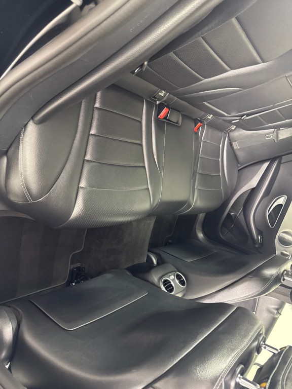 2018 Mercedes-Benz C-Class Image 25