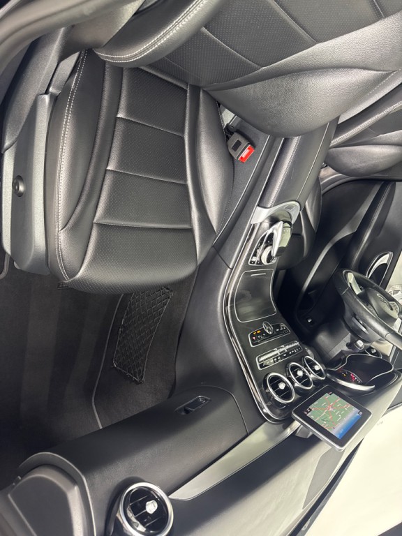 2018 Mercedes-Benz C-Class Image 27