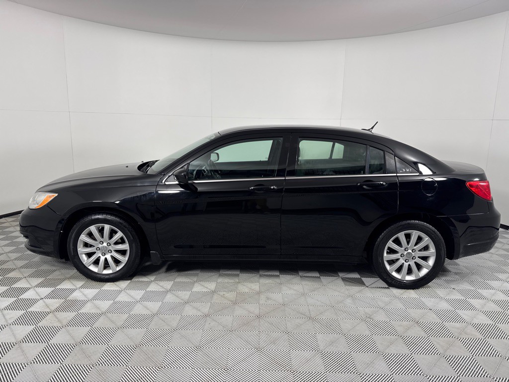 2012 Chrysler 200 Image 7