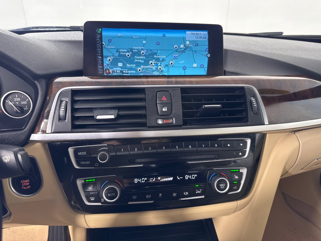 2016 BMW 3 Series Image 18