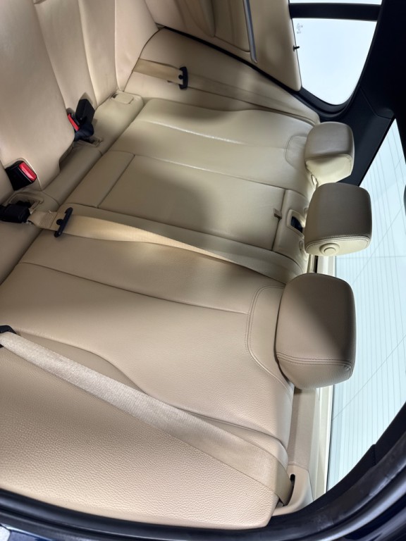 2016 BMW 3 Series Image 23