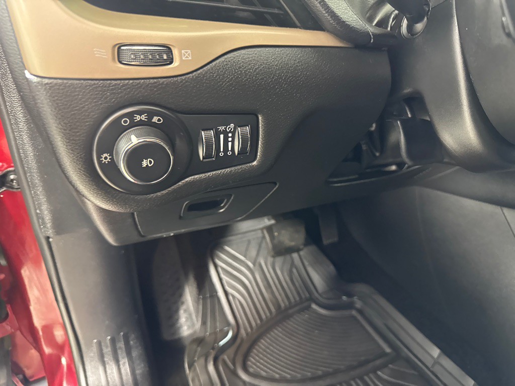 2014 Jeep Cherokee Image 13