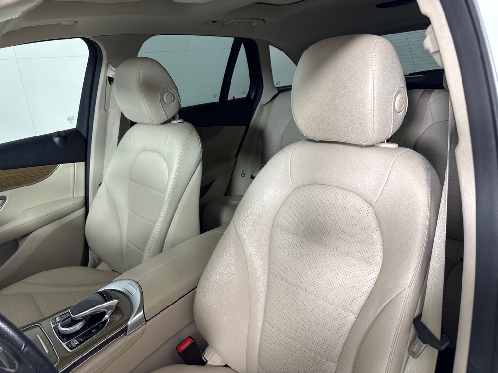 2018 Mercedes-Benz GLC-Class Image 12