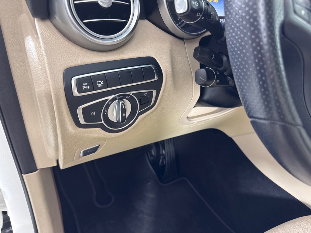 2018 Mercedes-Benz GLC-Class Image 13