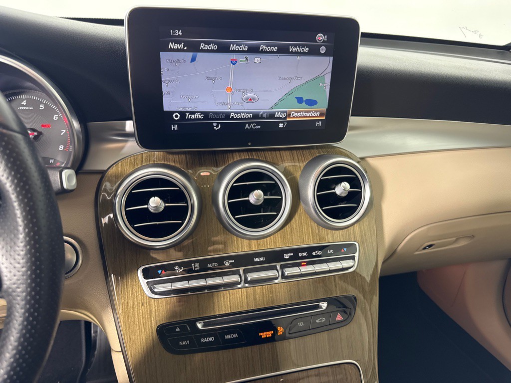 2018 Mercedes-Benz GLC-Class Image 16