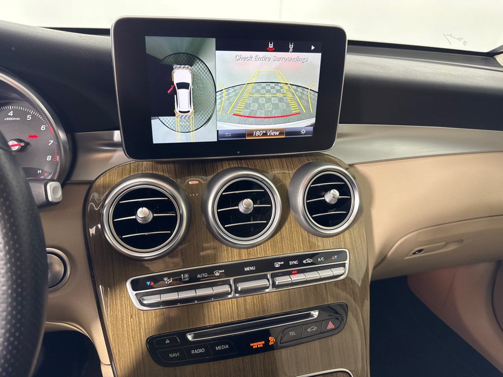 2018 Mercedes-Benz GLC-Class Image 17