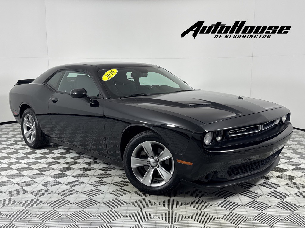 2016 Dodge Challenger Image 1