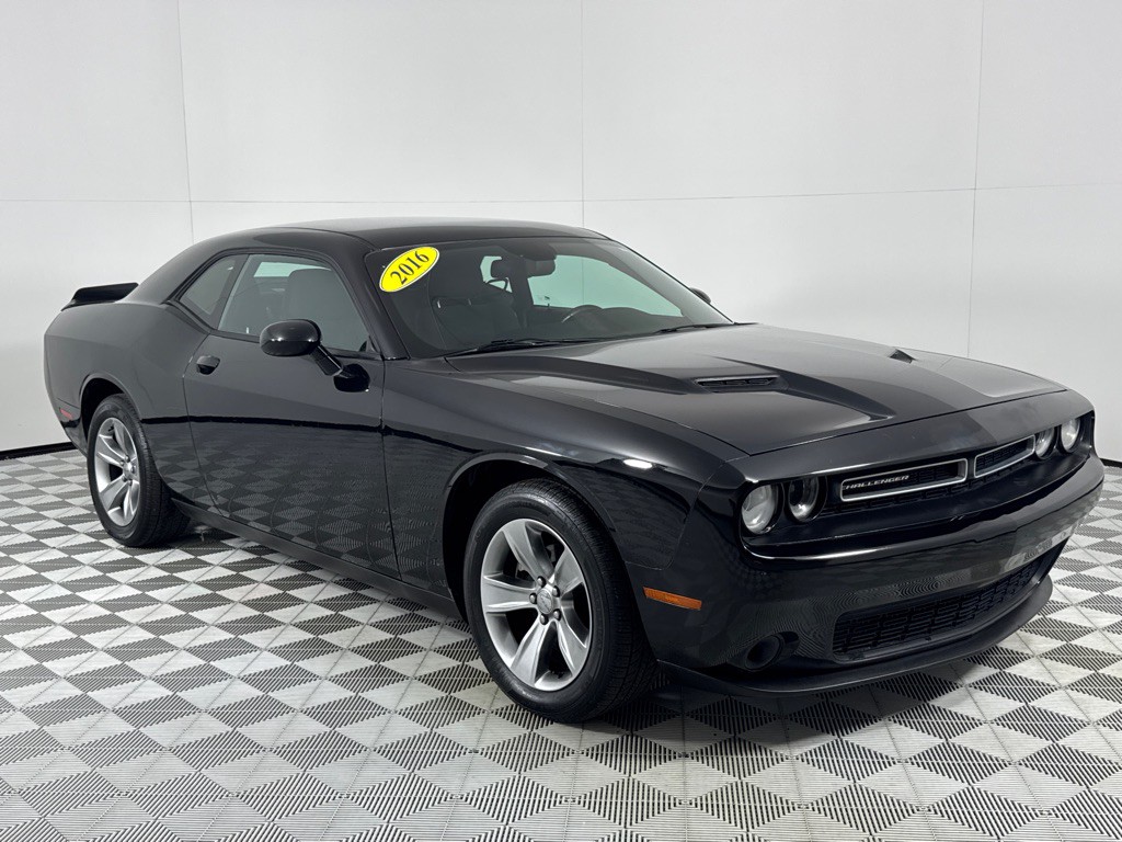 2016 Dodge Challenger Image 3