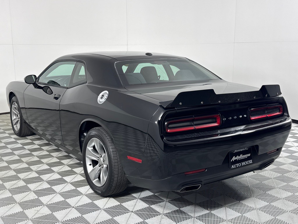 2016 Dodge Challenger Image 7