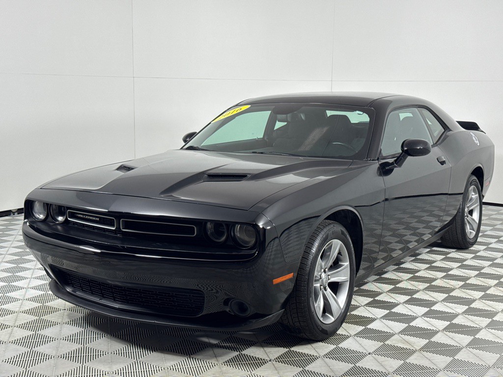 2016 Dodge Challenger Image 10