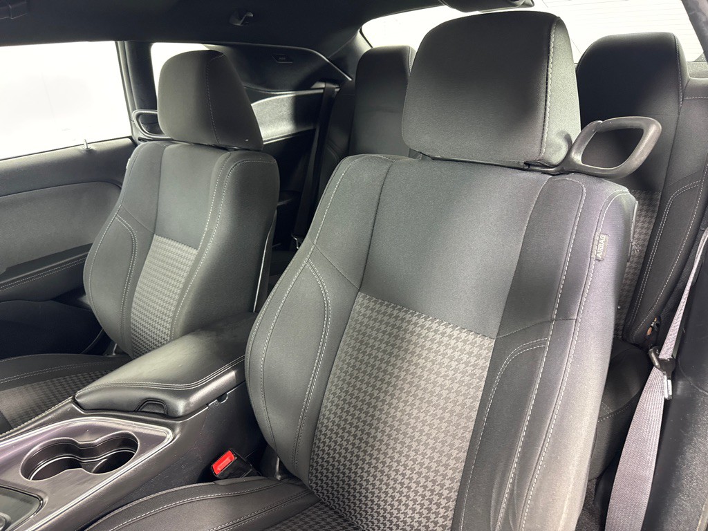 2016 Dodge Challenger Image 14