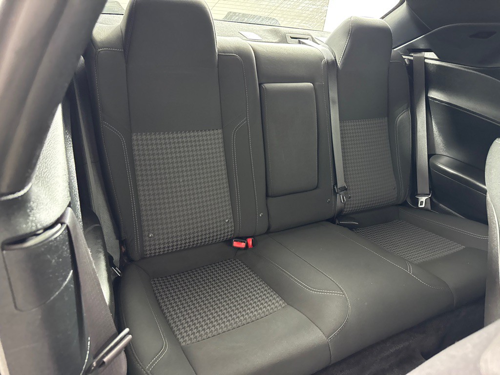 2016 Dodge Challenger Image 20