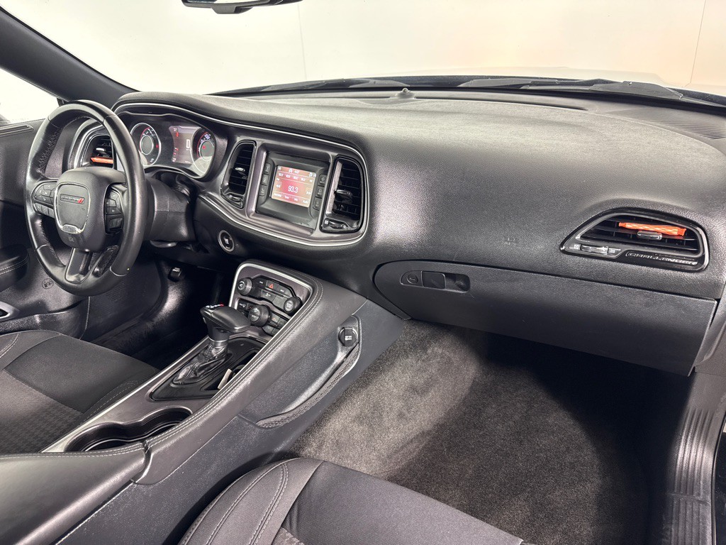 2016 Dodge Challenger Image 23