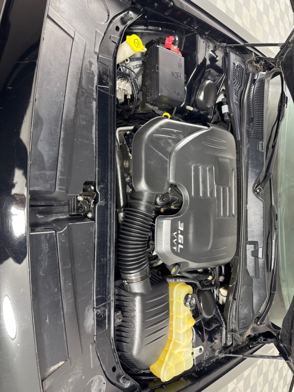 2016 Dodge Challenger Image 24