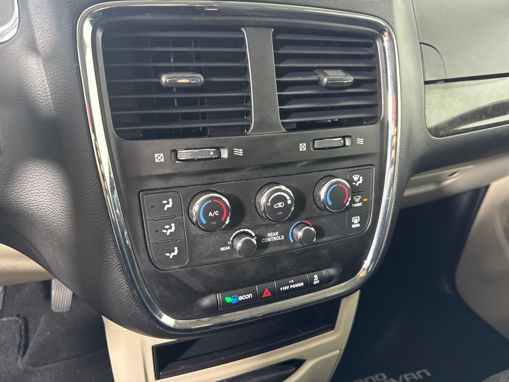 2017 Dodge Grand Caravan Image 17