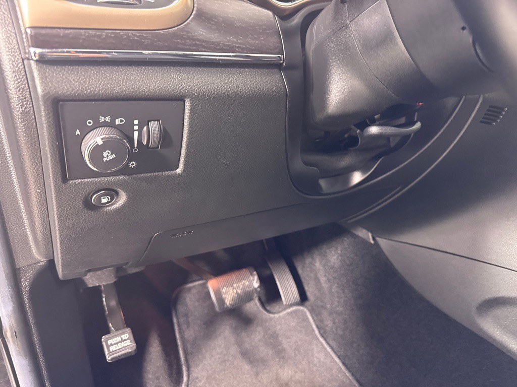 2014 Jeep Grand Cherokee Image 16