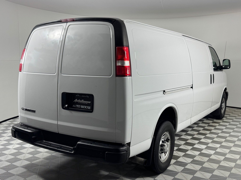 2018 Chevrolet Express Image 5