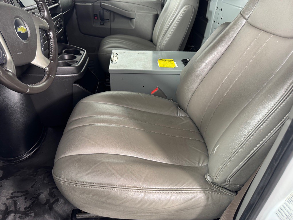 2018 Chevrolet Express Image 13