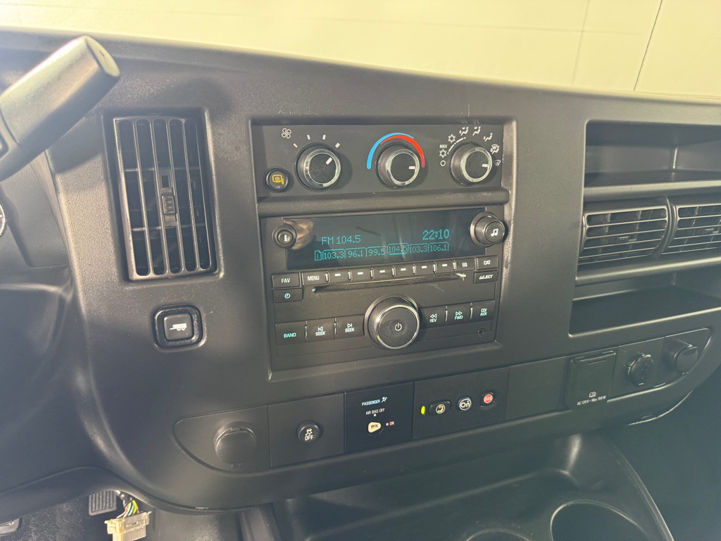 2018 Chevrolet Express Image 17