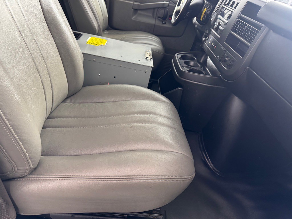 2018 Chevrolet Express Image 20