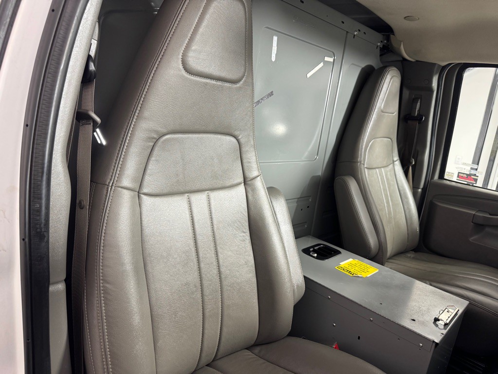 2018 Chevrolet Express Image 21