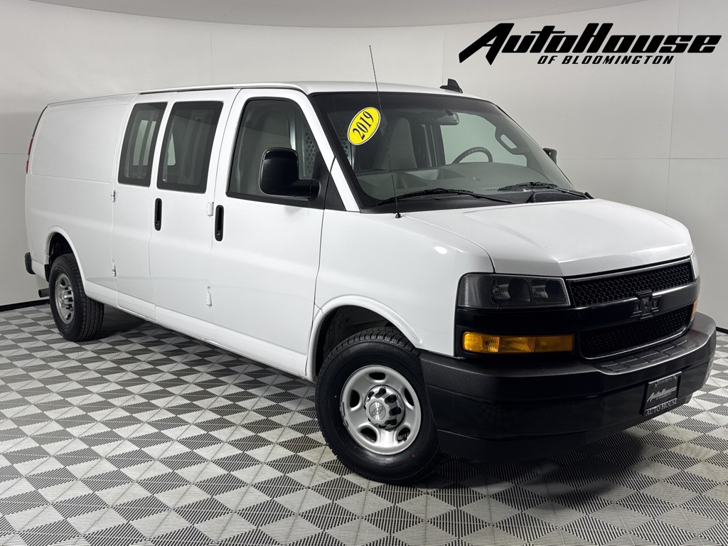 2019 Chevrolet Express Image 1