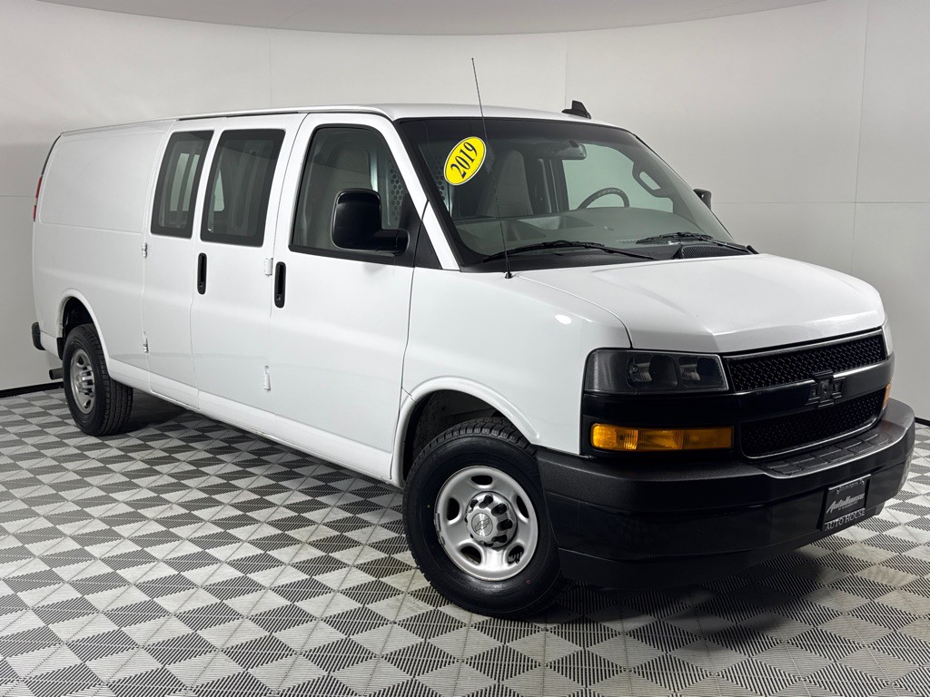 2019 Chevrolet Express Image 2