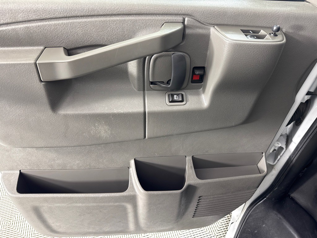 2019 Chevrolet Express Image 11