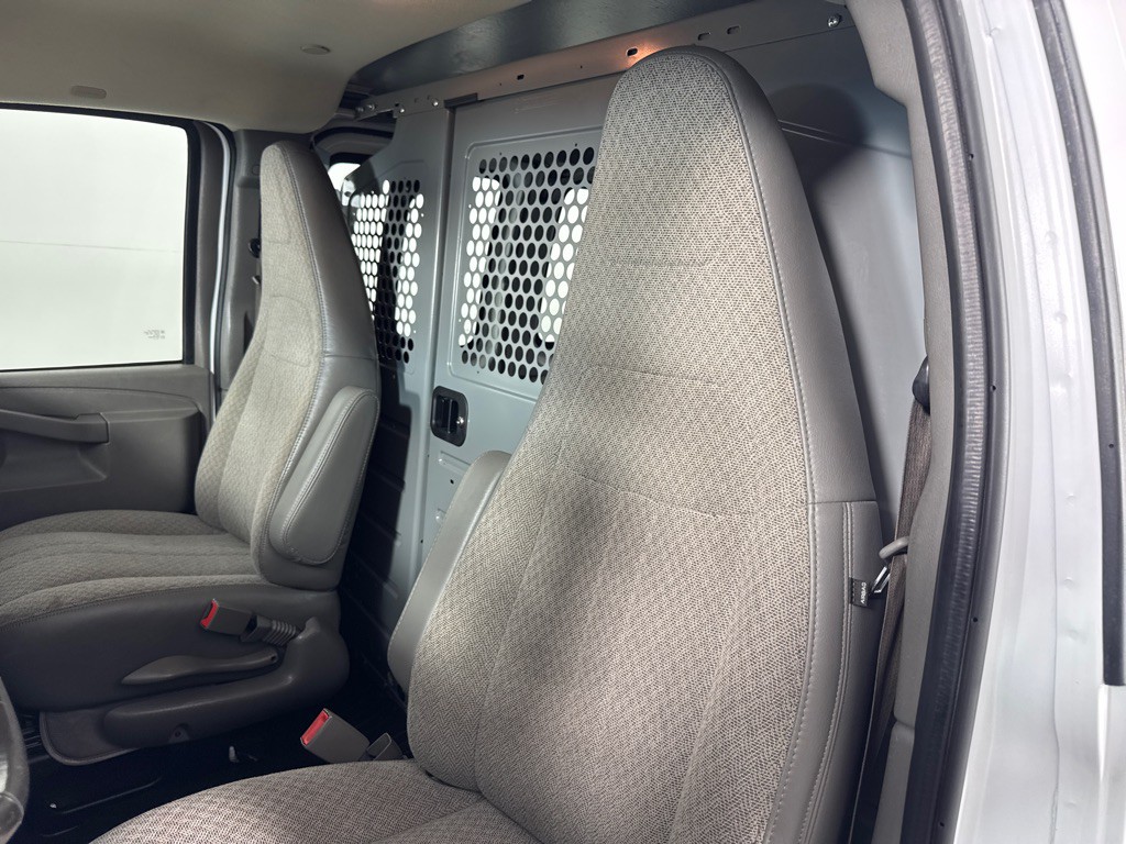2019 Chevrolet Express Image 13