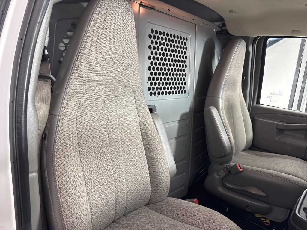 2019 Chevrolet Express Image 20