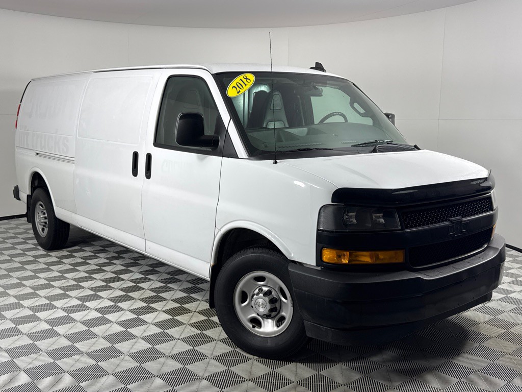 2018 Chevrolet Express Image 2