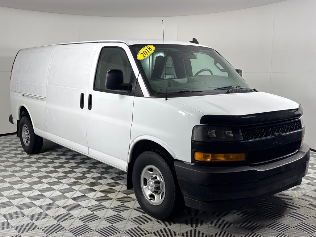 2018 Chevrolet Express Image 3