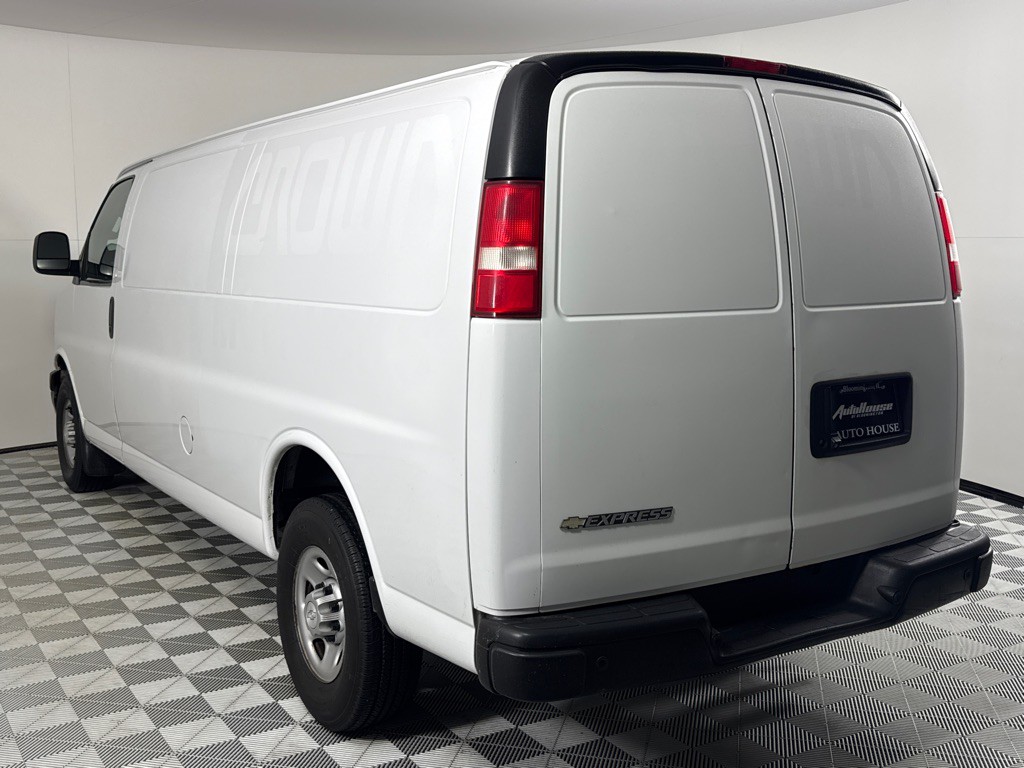 2018 Chevrolet Express Image 6